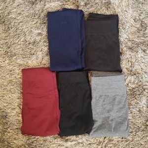 5 pairs of S/M leggings.